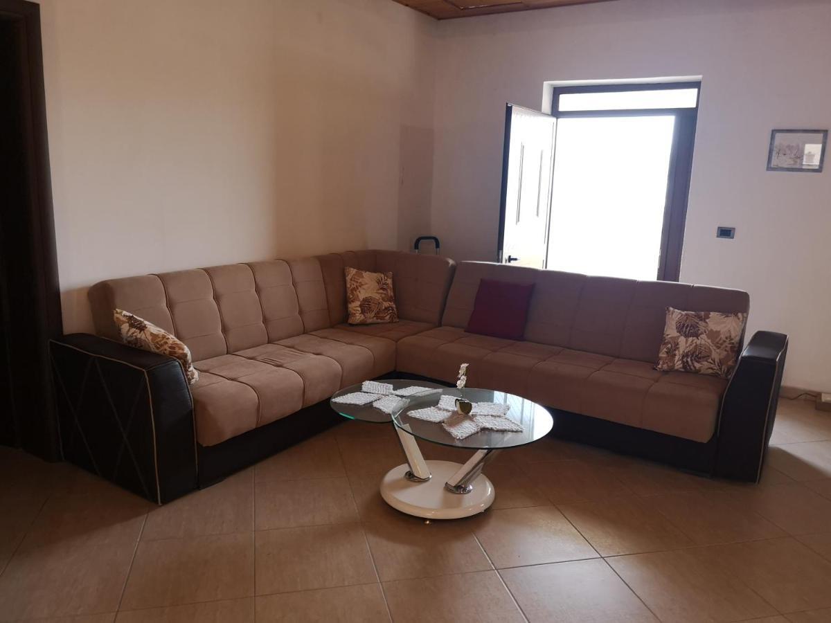 Villa Private House Durrës Esterno foto